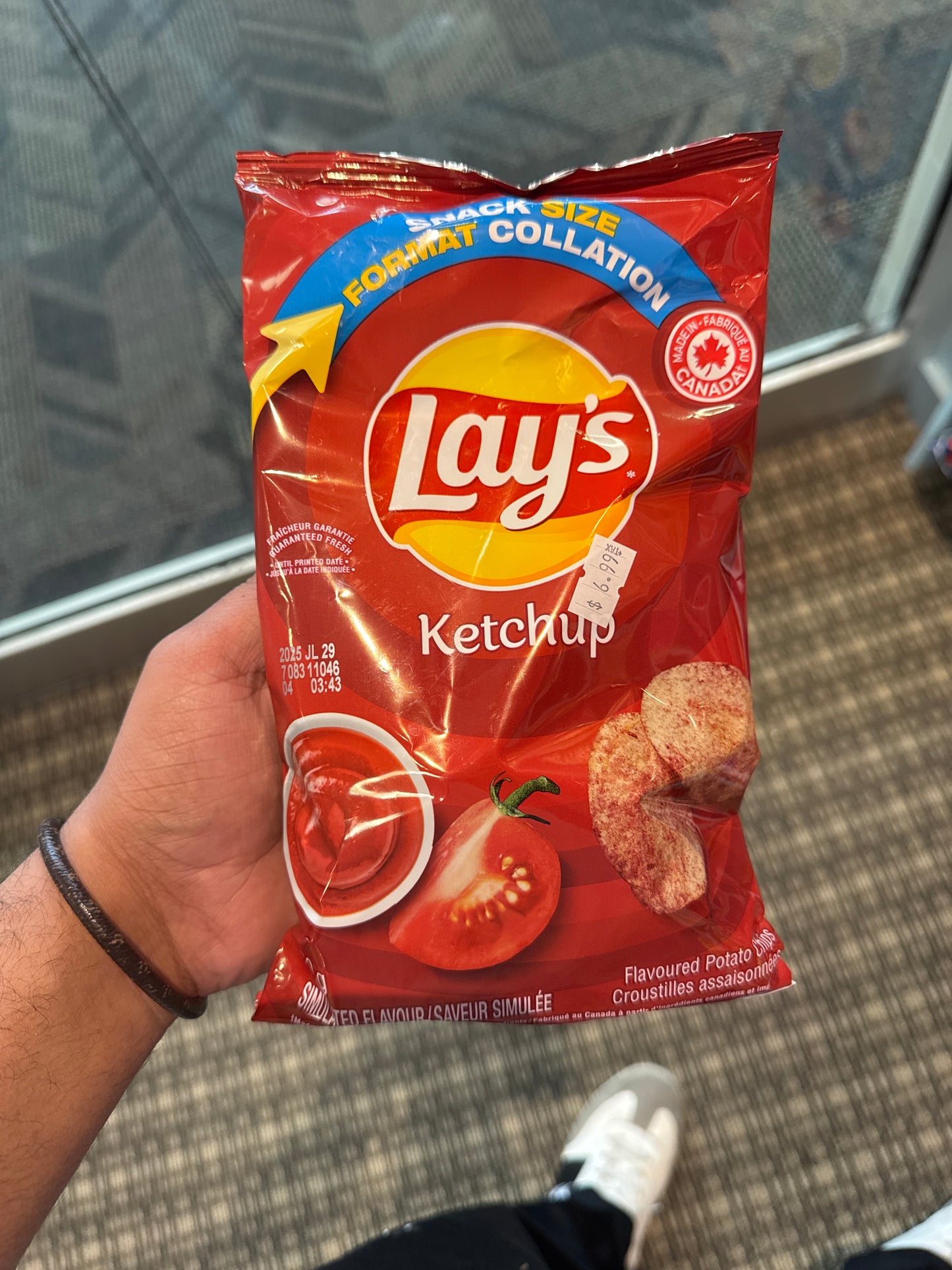 Canadian Lays Ketchup Chips, 1 Bag, 180g/6.3oz, {Imported from Canada}